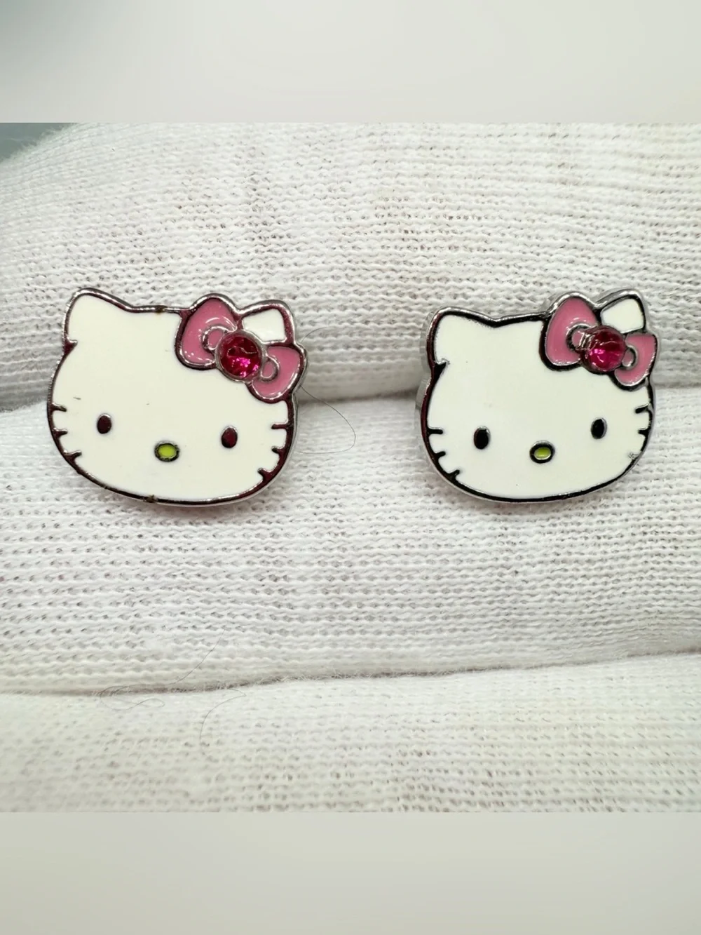 Hello Kitty White Face Pink Bow Stud Earrings with Pink Gem